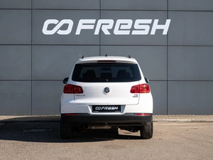 Внедорожник Volkswagen Tiguan 2012 года, 1020000 рублей, Краснодар