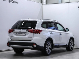 Внедорожник Mitsubishi Outlander 2018 года, 2200000 рублей, Красноярск