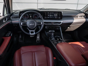 Седан Kia K5 2023 года, 3000000 рублей, Краснодар