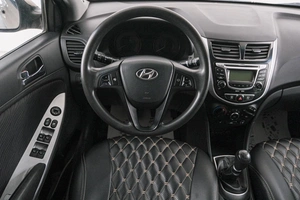 Седан Hyundai Solaris 2011 года, 759000 рублей, Красноярск