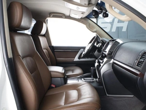 Внедорожник Toyota Land Cruiser 2015 года, 3350000 рублей, Омск