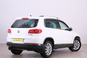 Внедорожник Volkswagen Tiguan 2012 года, 1439000 рублей, Омск