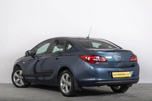 Седан Opel Astra 2012 года, 799000 рублей, Томск