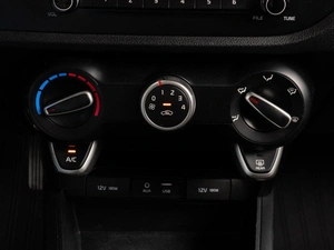 Седан Kia Rio 2019 года, 1250000 рублей, Тюмень