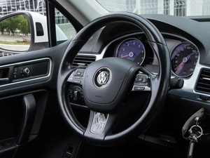 Внедорожник Volkswagen Touareg 2014 года, 2199000 рублей, Волгоград