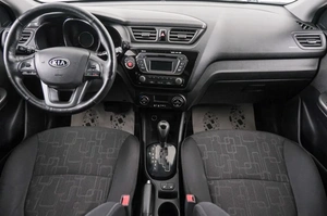 Седан Kia Rio 2012 года, 999000 рублей, Красноярск