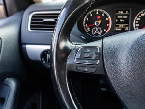 Седан Volkswagen Jetta 2013 года, 1149000 рублей, Саратов