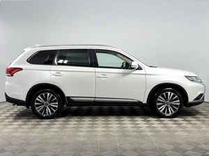 Внедорожник Mitsubishi Outlander 2021 года, 2250000 рублей, Казань