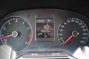 Седан Volkswagen Polo 2015 года, 1300000 рублей, Мирное