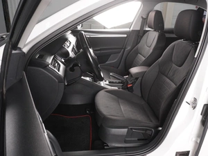 Лифтбек Skoda Octavia 2015 года, 1599000 рублей, Красный Пахарь