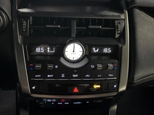 Внедорожник Lexus NX 2018 года, 3199000 рублей, Санкт-Петербург