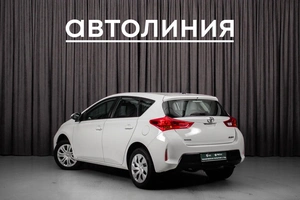 Хетчбэк Toyota Auris 2013 года, 1149000 рублей, Красноярск