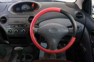 Хетчбэк Toyota Vitz 1999 года, 419000 рублей, Омск