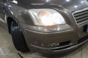 Седан Toyota Avensis 2005 года, 729000 рублей, Новокузнецк