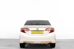 Седан Toyota Camry 2012 года, 1549000 рублей, Барнаул