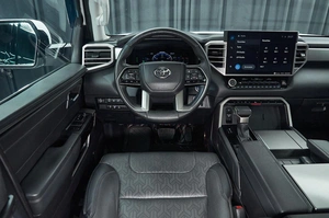 Внедорожник Toyota Sequoia 2023 года, 10000000 рублей, Красноярск