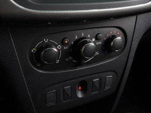 Седан Renault Logan Stepway 2022 года, 1299000 рублей, Воронеж