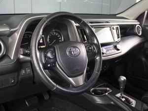 Внедорожник Toyota RAV4 2018 года, 2980000 рублей, Омск