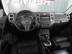 Внедорожник Volkswagen Tiguan 2010 года, 1219000 рублей, Ростов-на-Дону