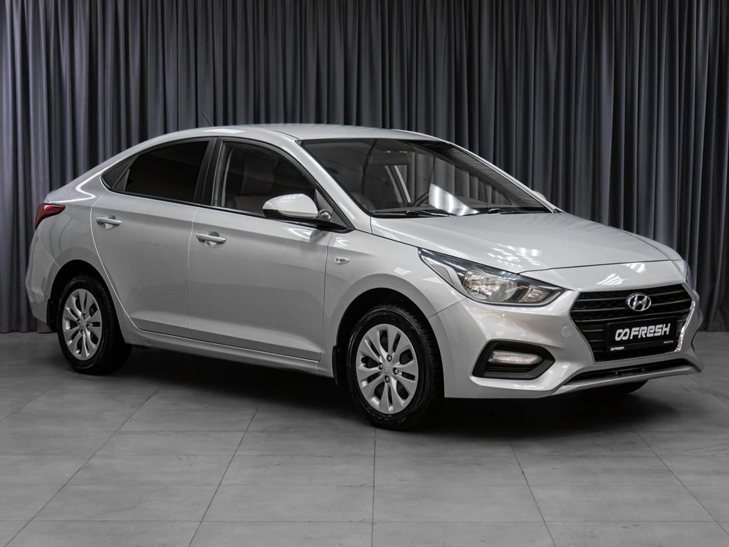 Седан Hyundai Solaris 2018 года, 1239000 рублей, Тюмень