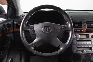 Седан Toyota Avensis 2007 года, 549000 рублей, Сургут