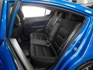 Седан Hyundai Elantra 2017 года, 1379000 рублей, Тюмень