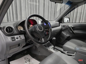 Внедорожник Toyota RAV4 2001 года, 690000 рублей, Красноярск