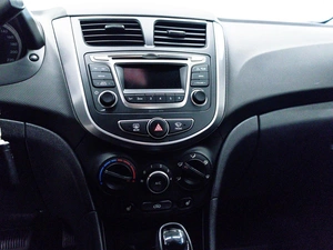 Седан Hyundai Solaris 2015 года, 1035000 рублей, Красноярск