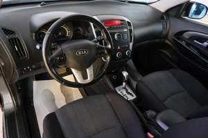 Хетчбэк Kia Ceed 2011 года, 629000 рублей, Омск