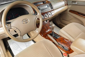 Седан Toyota Camry 2005 года, 799000 рублей, Тюмень