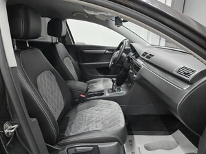 Седан Volkswagen Passat 2011 года, 785000 рублей, Красноярск