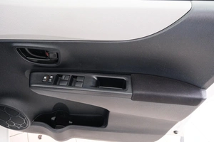 Хетчбэк Toyota Vitz 2011 года, 889000 рублей, Красноярск