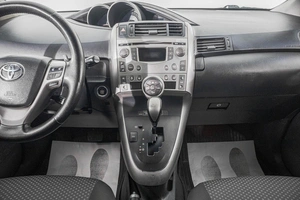 Минивэн Toyota Verso 2009 года, 1149000 рублей, Барнаул