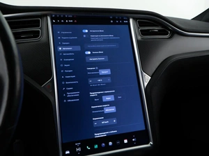 Лифтбек Tesla Model S 2017 года, 2951444 рублей, Москва