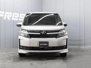 Минивэн Toyota Voxy 2014 года, 1730000 рублей, Омск