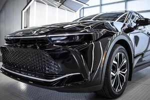 Седан Toyota Crown 2023 года, 6999999 рублей, Москва