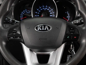 Хетчбэк Kia Rio 2013 года, 869000 рублей, Тюмень