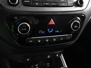 Седан Hyundai Solaris 2018 года, 1489000 рублей, Аксай