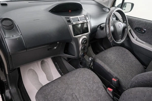 Хетчбэк Toyota Vitz 2010 года, 649000 рублей, Красноярск