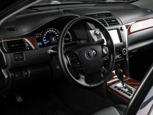 Седан Toyota Camry 2014 года, 1799000 рублей, Тюмень