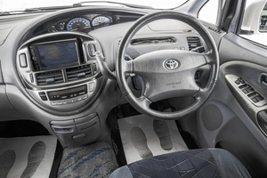 Минивэн Toyota Estima 2001 года, 659000 рублей, Барнаул