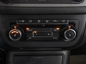 Внедорожник Volkswagen Tiguan 2011 года, 1181000 рублей, Краснодар