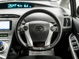 Лифтбек Toyota Prius 2012 года, 1235000 рублей, Красноярск