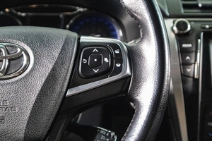 Седан Toyota Camry 2016 года, 2309000 рублей, Сургут