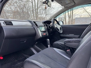 Хетчбэк Nissan Tiida 2010 года, 750000 рублей, Красноярск