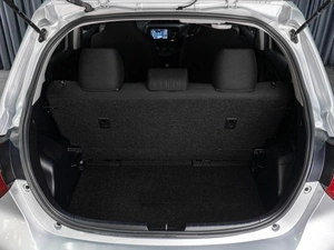 Хетчбэк Toyota Vitz 2017 года, 929000 рублей, Тюмень
