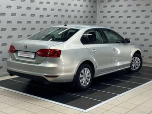 Седан Volkswagen Jetta 2014 года, 940000 рублей, Красноярск