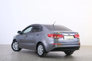 Седан Kia Rio 2015 года, 989000 рублей, Омск
