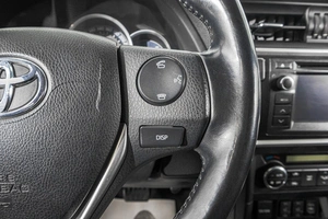 Хетчбэк Toyota Auris 2013 года, 1299000 рублей, Барнаул