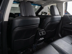 Седан Lexus ES 2021 года, 3977000 рублей, Тюмень